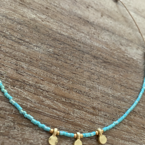 Collar Corto Piedras Naturales y bolitas acero